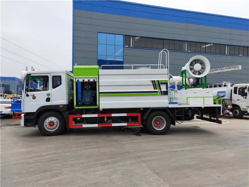 東風10方抑塵車