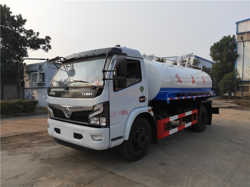 東風(fēng)牌8方吸糞車(chē)