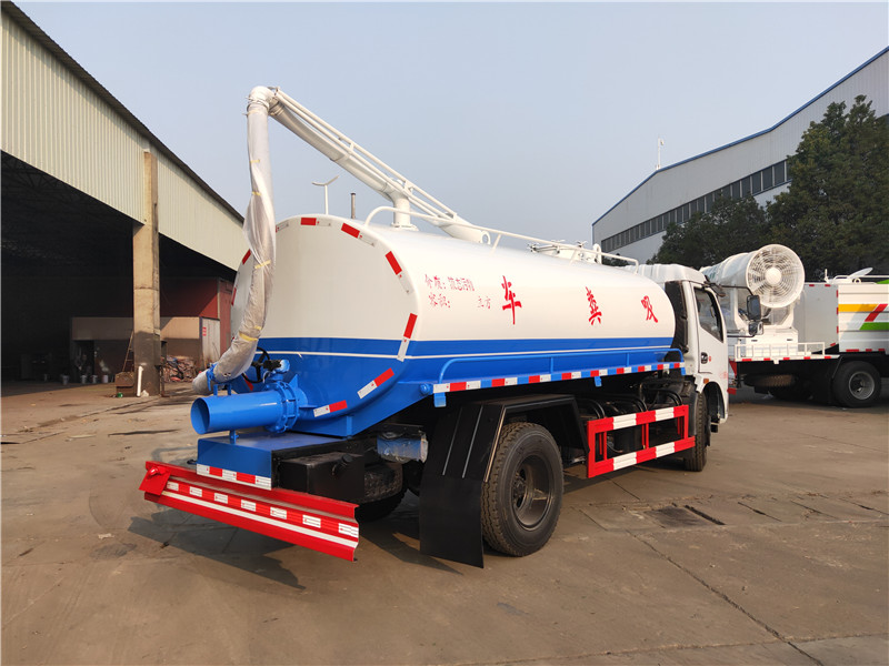 東風(fēng)牌8方吸糞車(chē)