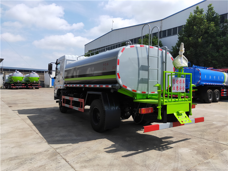 東風(fēng)10方12方灑水車